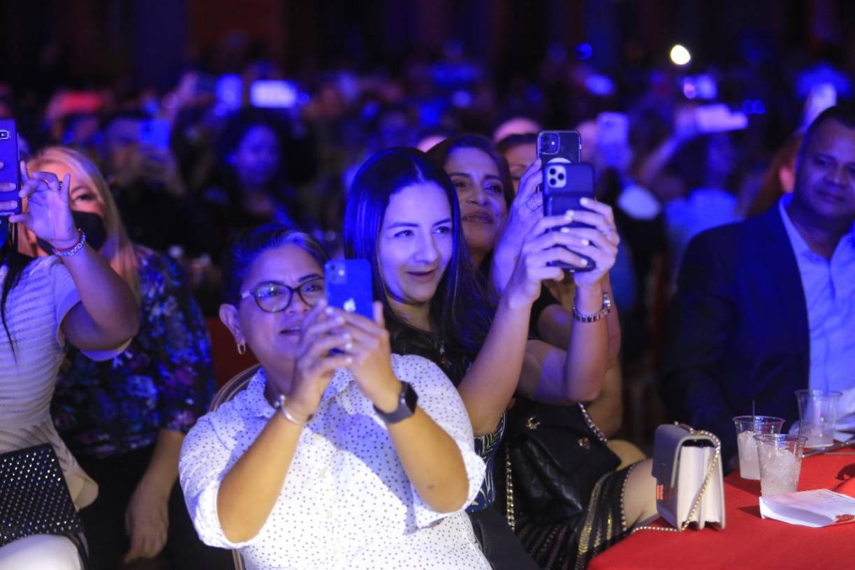 FOTOS: Fans y diferentes personalidades disfrutaron del inolvidable concierto de Myriam Hernández