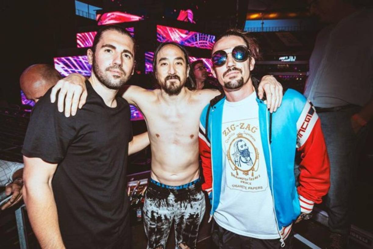 Las entradas para el concierto de Dimitri Vegas & Like Mike en San Pedro Sula están disponibles en Todoticket de Mall Multiplaza, Tegucigalpa, Novacentro, City Mall, Tegucigalpa y San Pedro Sula.<br/><br/>Puntos de Venta Banco Atlántida: <br/>Agencia Digital Mall Galerías de Valle <br/>Agencia Digital Altara.<br/><br/>El precio de los boletos para VIP es de L. 2460.00 y la entrada general tiene un costo de L.1599.00.