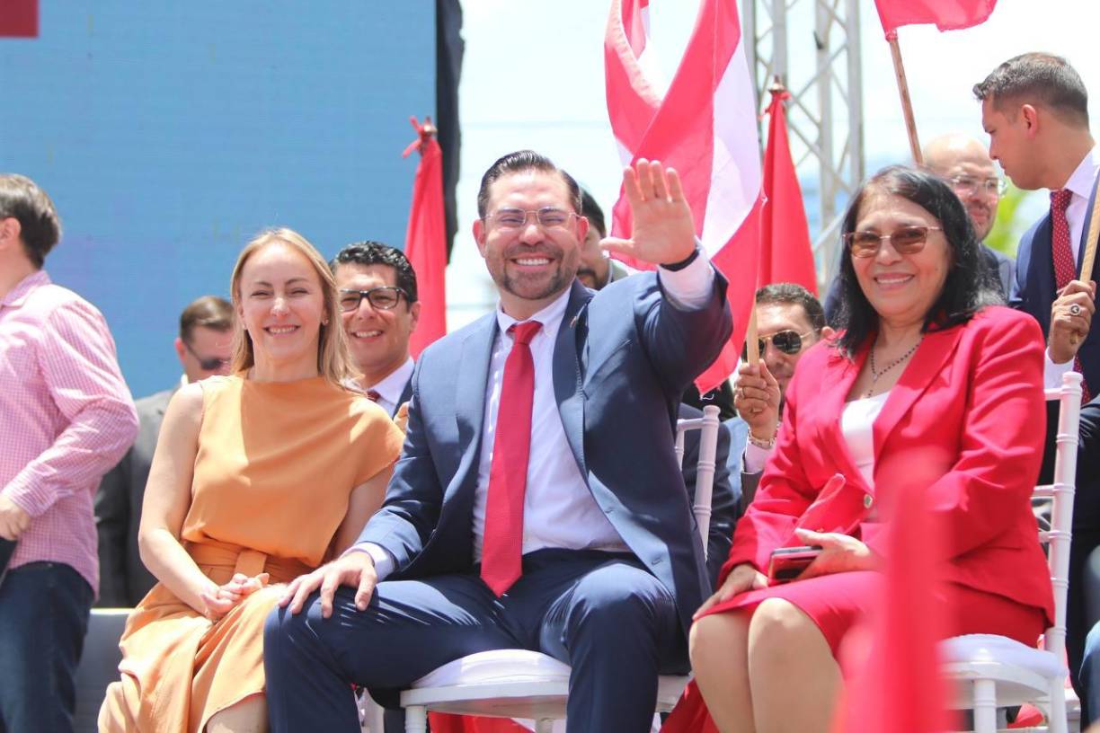 Finalizó diciendo que el 70% de Libre terminará en el Partido Liberal de cara a los próximos comicios presidenciales en Honduras. 