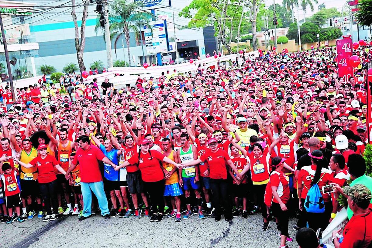1. Inicio y meta - Todos se deben dar cita en el parqueo del Comisariato Los Anges, los protocolos comienzan a las 4.30 am. La primera categoría en salir son las especiales de los 5 kilómetros, desde las 5.00 am.