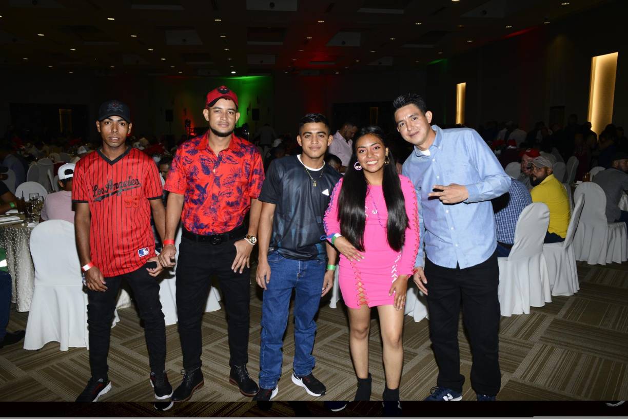 José Moradel, Carlos Moradel, Bayron Bueso, Silvia Flores y Jonathan Membreño