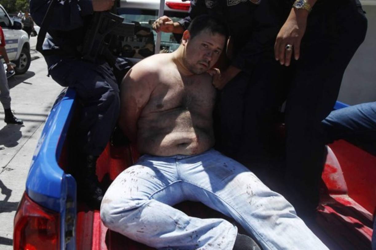 Rigoberto Andrés Paredes Vélez estudió ingeniería en sistemas y trabajaba en el edificio Metrópolis donde fue asesinado el abogado Eduardo Montes.