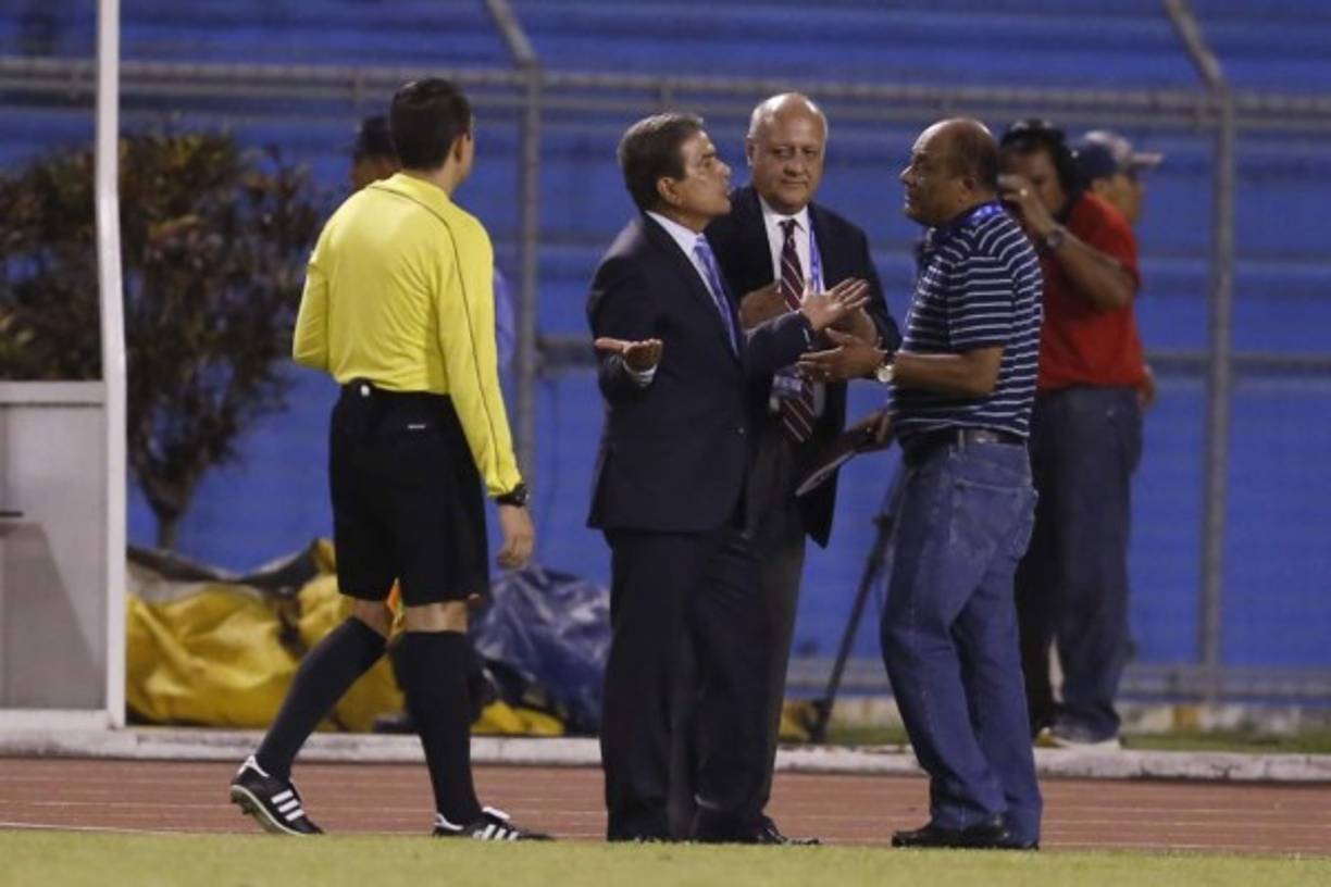 Pinto no le tocó más que salir de la cancha.