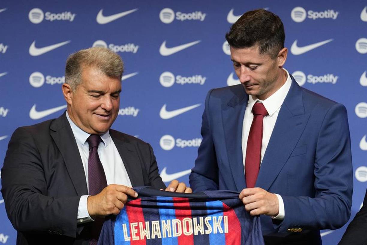 “Hoy es un día histórico”, agregó Laporta mostrando la emoción por tener en su plantilla a uno de los mejores delanteros en la actualidad del fútbol.