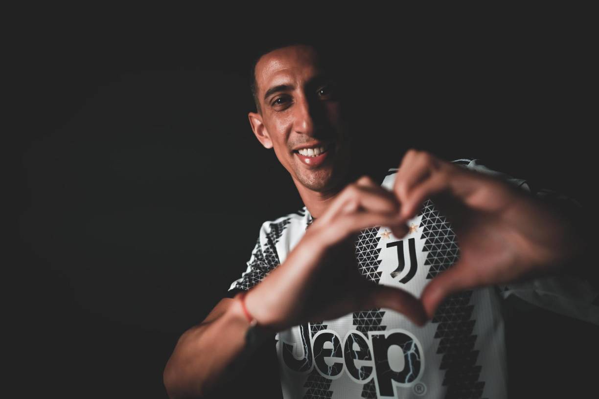 El mediocampista argentino Ángel Di María fichó por la Juventus de Italia; llega procedente del PSG.