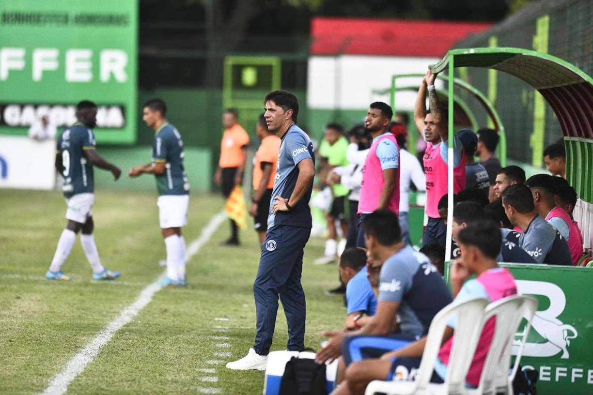César Vigevani sufrió su primera derrota del Torneo Apertura 2023 y al final del partido decidió no brindar conferencia de prensa en el Yankel.
