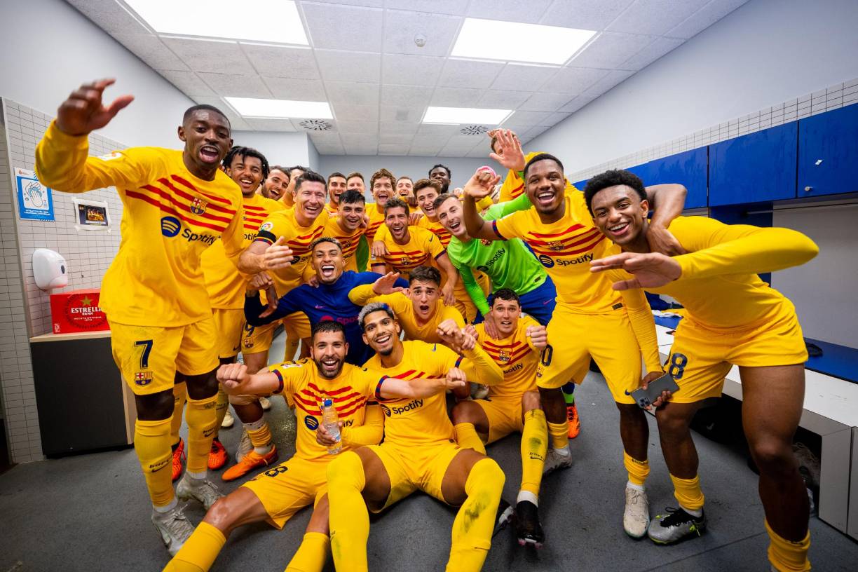 En el camerino, la plantilla del FC Barcelona pudo celebrar la conquista de la Liga.