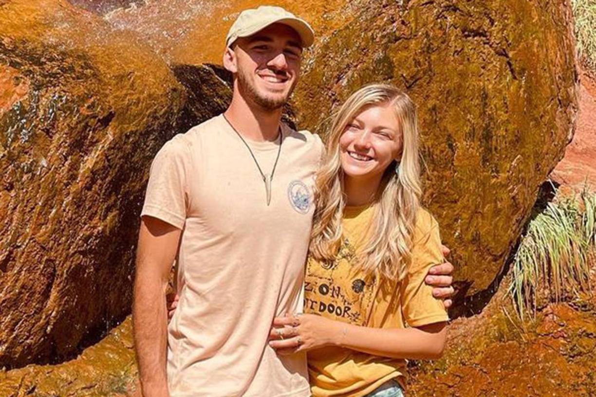 Según los forenses de Wyoming, Petito, de 22 años, murió víctima de un homicidio al ser estrangulada aproximadamente un mes antes de que su cuerpo fuera hallado el pasado 19 de septiembre tras desaparecer desde finales de agosto.