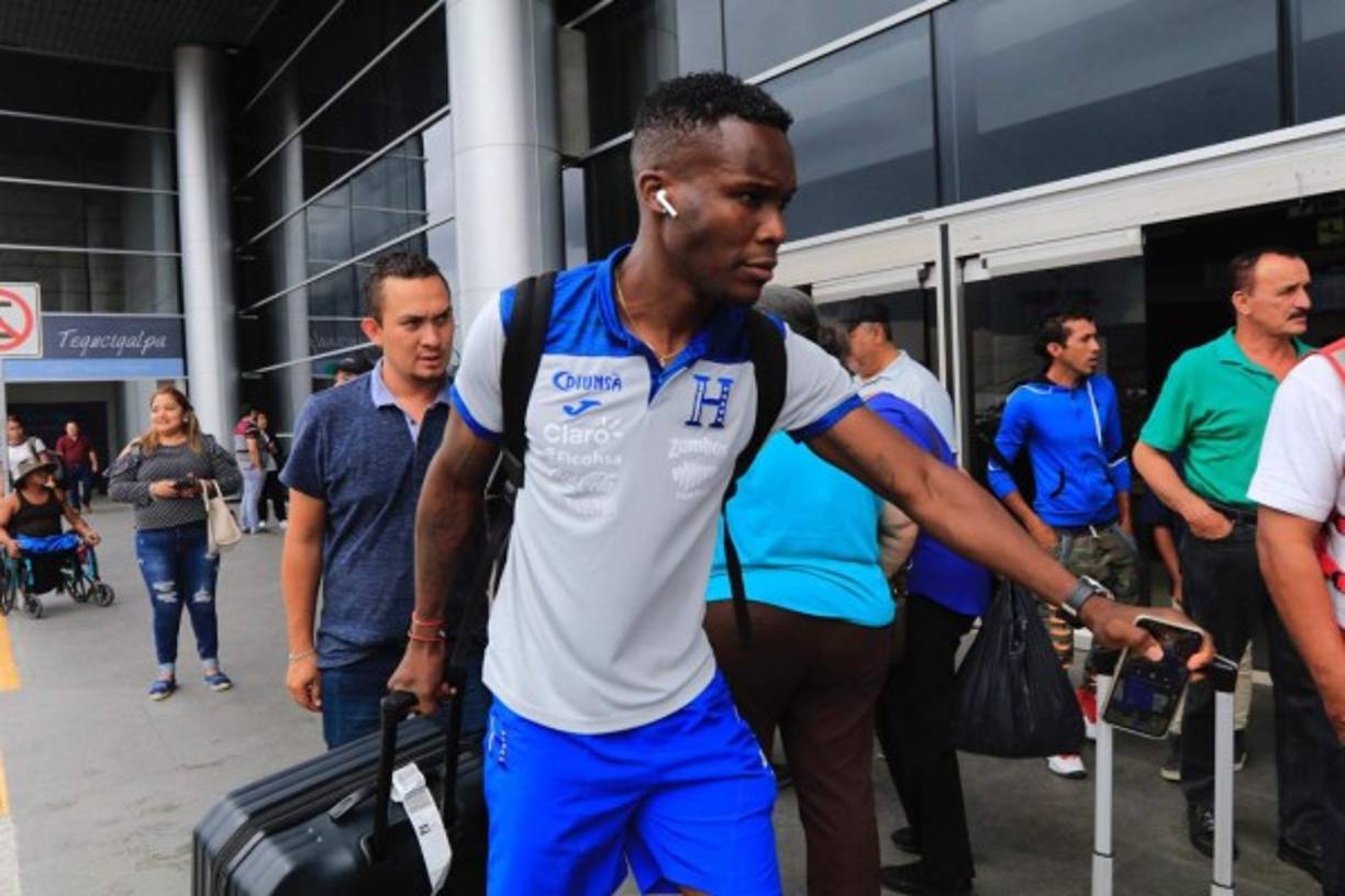 Román Rubilio Castillo podría abandonar la concentración de la Selección de Honduras debido a la lesión que sufrió en el calentamiento previo al partido contra Puerto Rico. No jugaría ante Chile.