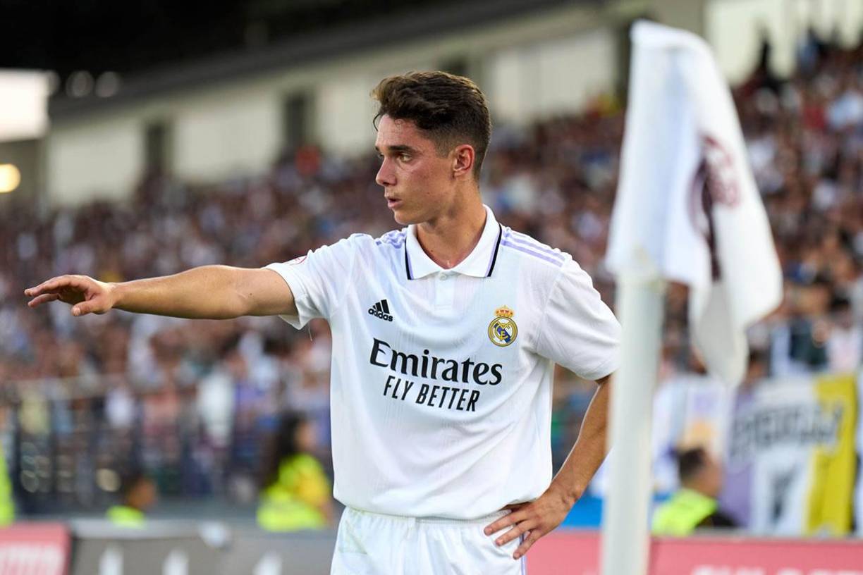 Sergio Arribas - El Borussia Dortmund está interesado en sumar a su plantel al joven mediapunta del Real Madrid. También ha llamado la atención de varios equipos de Primera de España (Celta, Girona, entre otros). Eintracht de Frankfurt, RB Leipzig y Bayer Leverkusen también le siguen la pista.