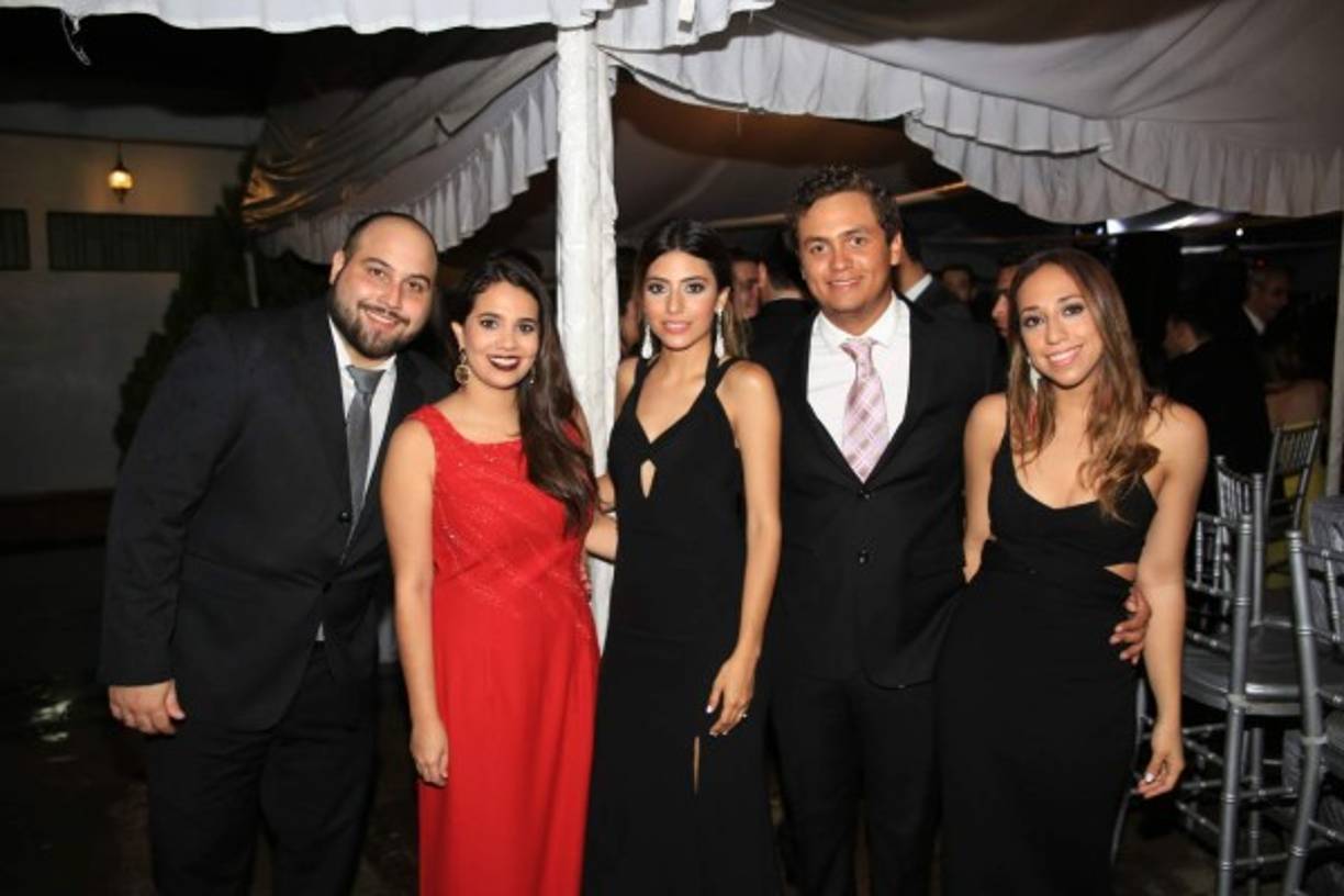 Jorge y MaFer Interiano, Brenda Zúniga, Thomas Murphy y Joanna Bustillo.