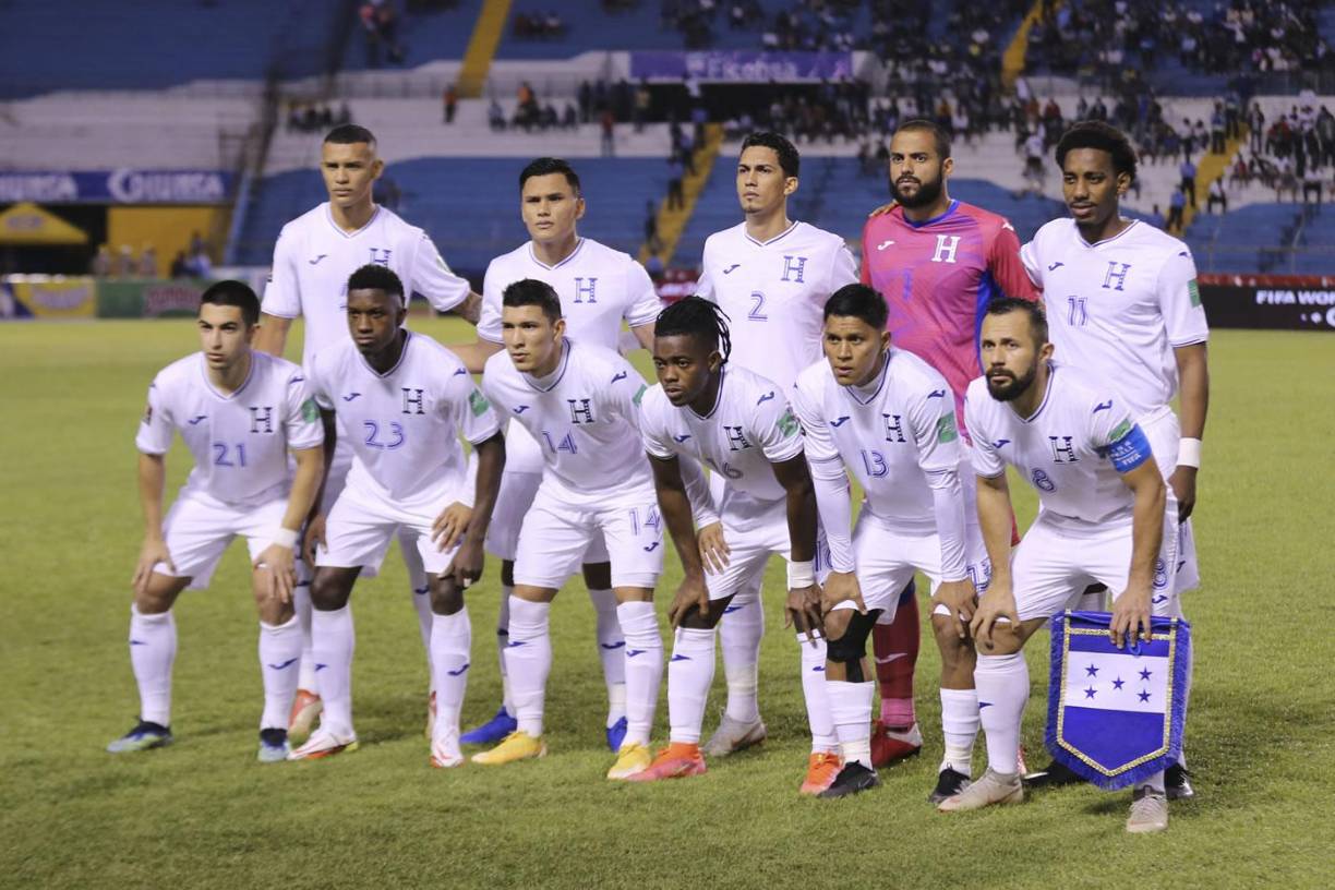 El ‘Bolillo‘ Gómez cambió el 11 titular y mandó a este equipo para enfrentar a los salvadoreños.