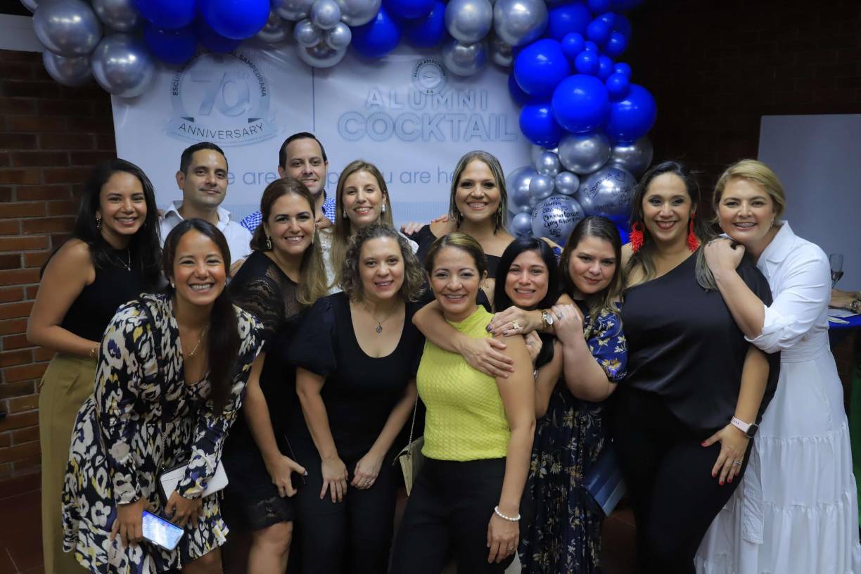 Ameno cóctel para celebrar 70 aniversario de la EIS