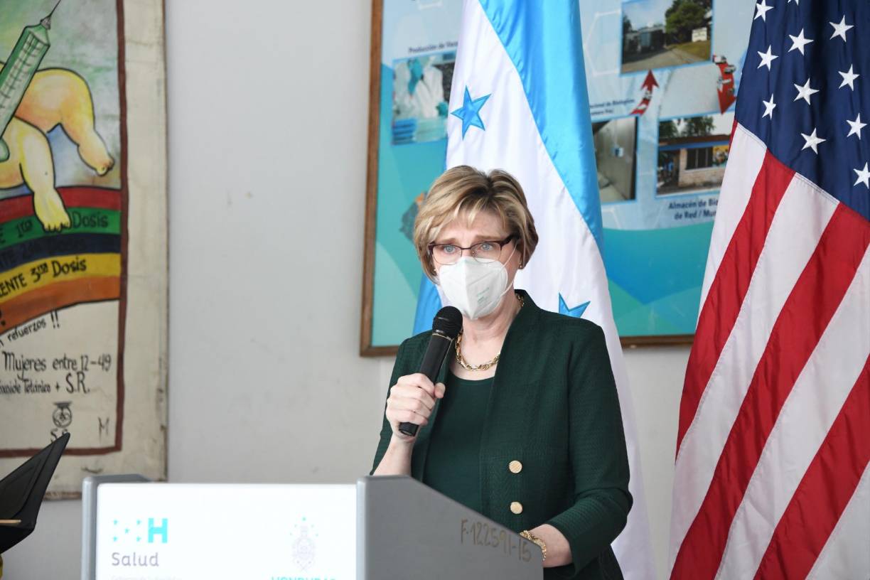 En ese sentido, sostiene que apoyarán al Gobierno en el fortalecimiento de las instituciones que persiguen el delito, así como la instalación de una Comisión internacional contra la corrupción. 