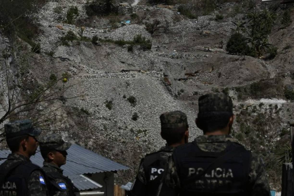 Las huellas de la delincuencia se evidencia en la zona, en donde varias casas ya han sido quemadas por supuestos pandilleros.