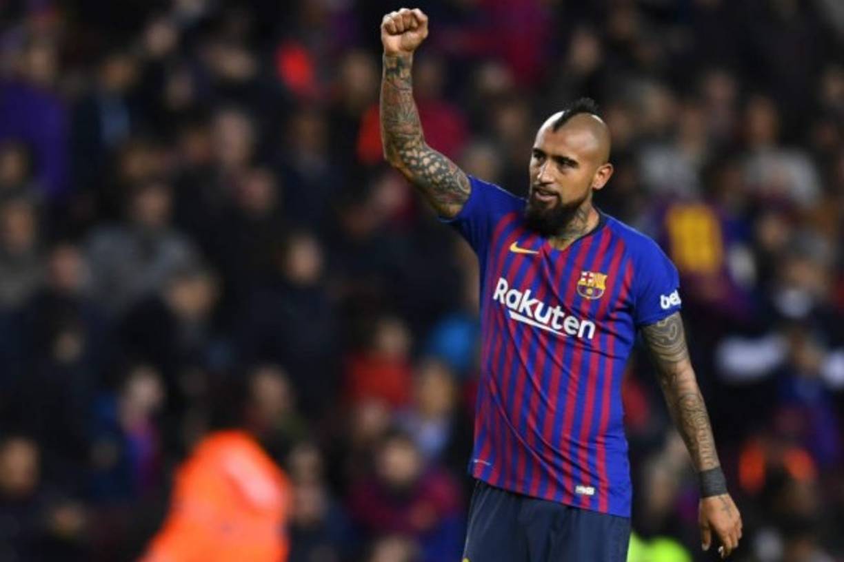 Arturo Vidal: Para sorpresa de muchos, el mediocampista chileno aparece en la lista de los que podrían salir del Barcelona en el 2020. Todo indica que el volante quiere tener más minutos.