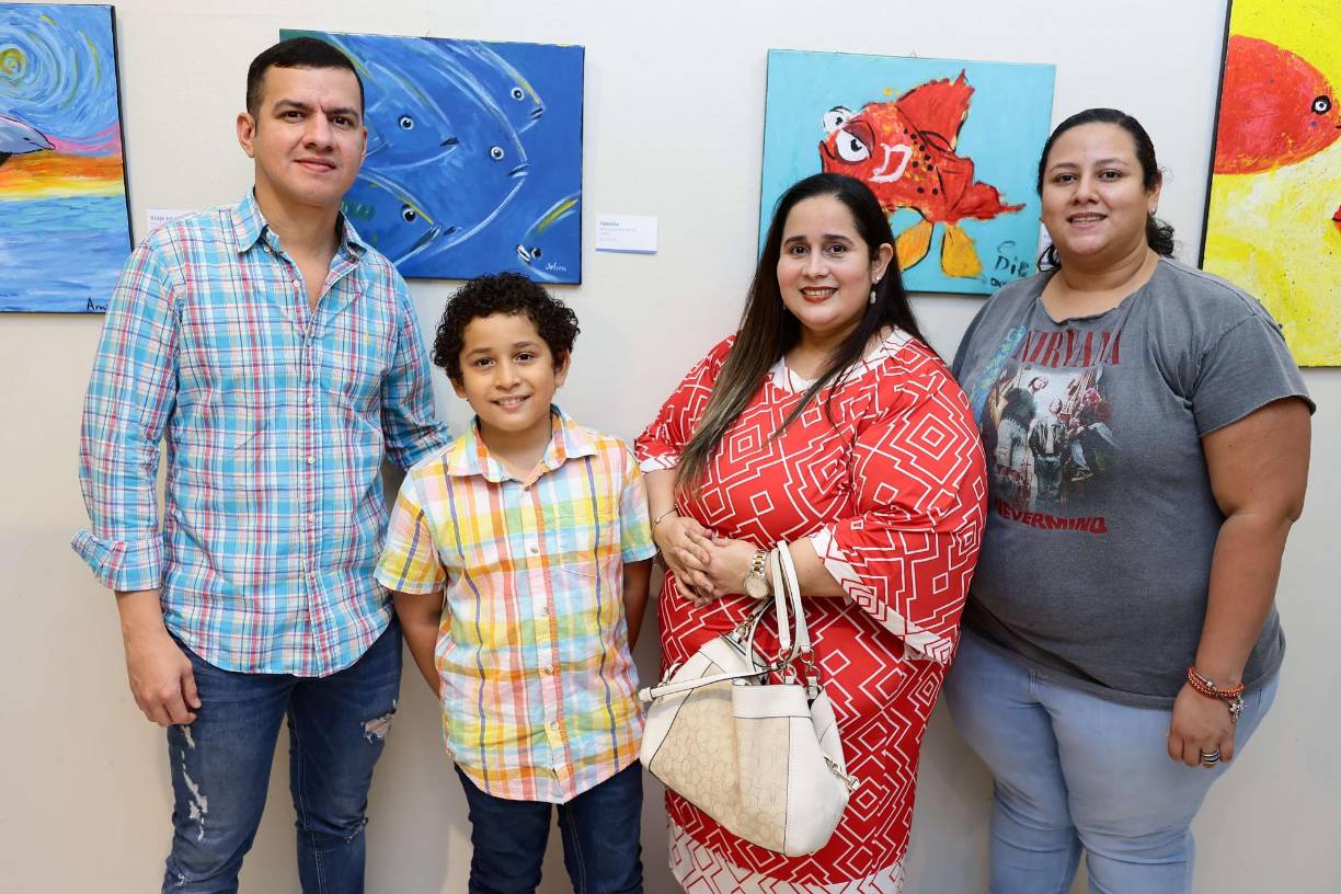 Allan Gabarrete, Jeffren Gabarrete, Jenny Bonilla y Rina Gabarrete