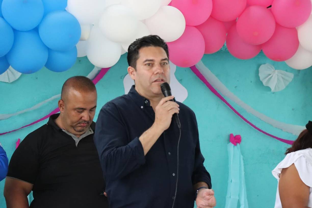 ”Yo no quiero que Honduras termine como una Venezuela, hay que vernos en el espejo de ocho millones de venezolanos que salieron del país porque no tienen libertad”, puntualizó.