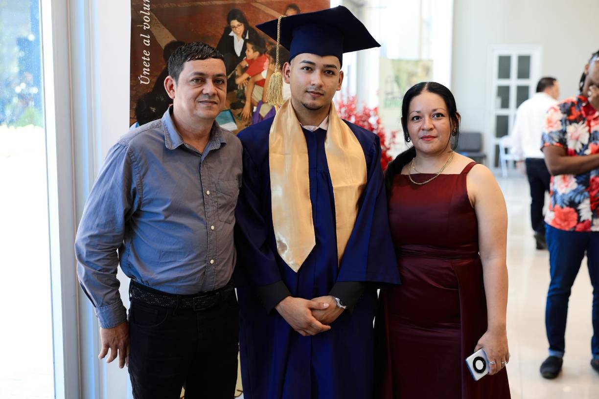 Wilmer Amaya con Jafet Amaya y Yolani López.