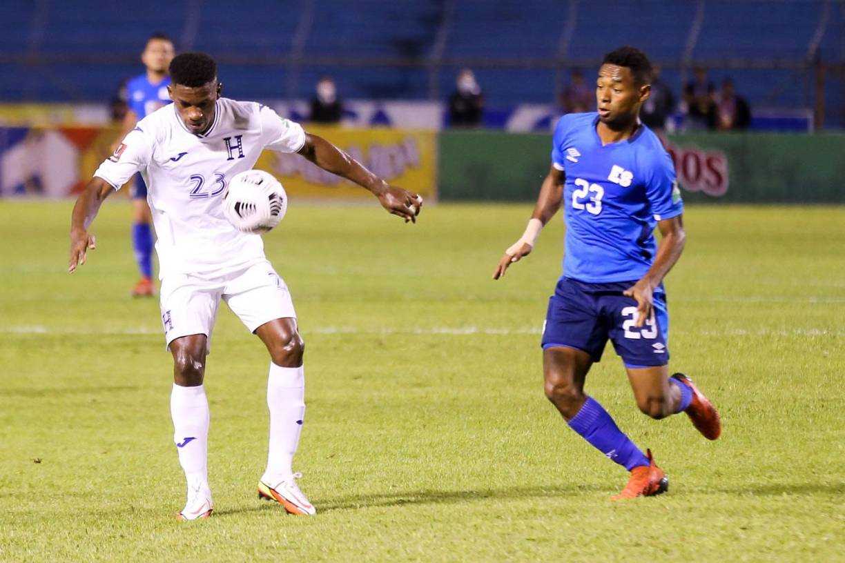 Franklin Flores fue otra de las novedades que presentó ‘Bolillo‘ Gómez ante El Salvador.