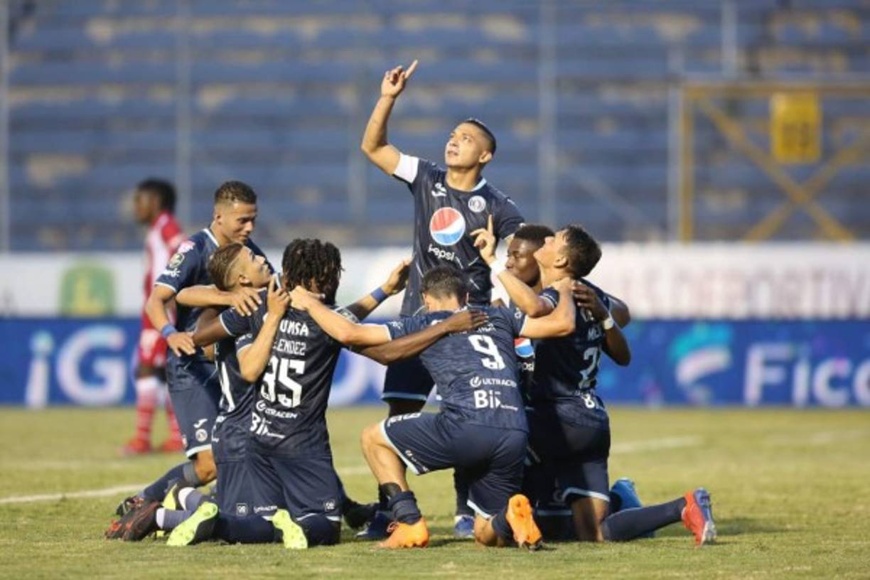 Los jugadores del Motagua celebrando el gol de Klusener.