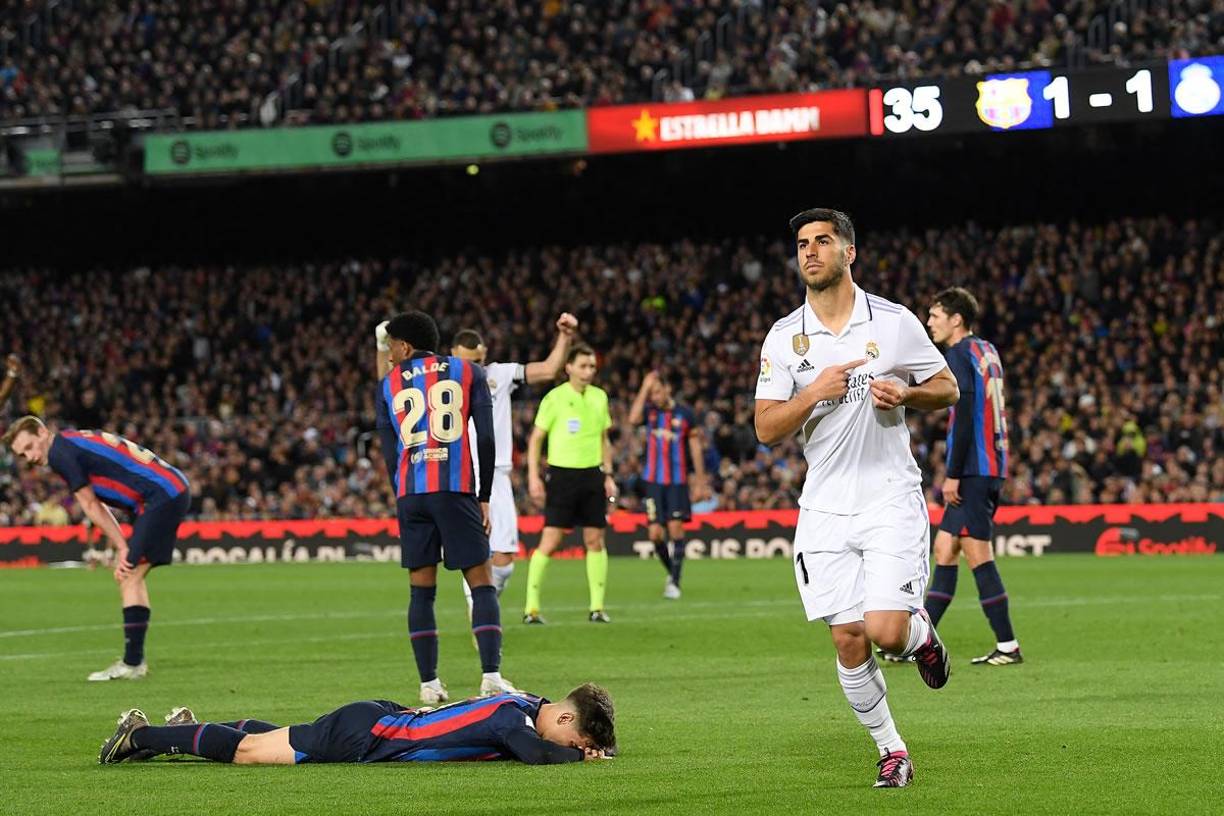 Marco Asensio marcó el 1-2 del Real Madrid, Gavi quedó en el suelo hundido.