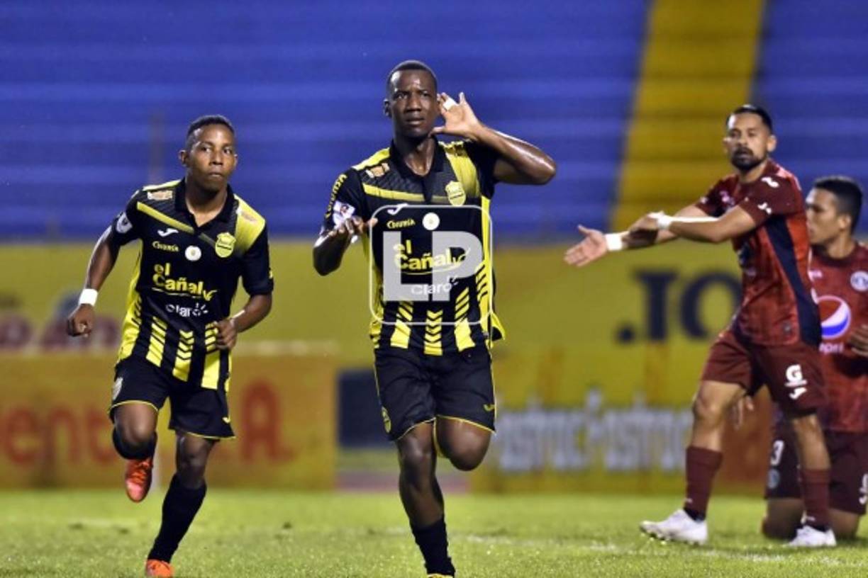 Así festejó Darixon Vuelto el gol que le hizo al Motagua para el empate del Real España.