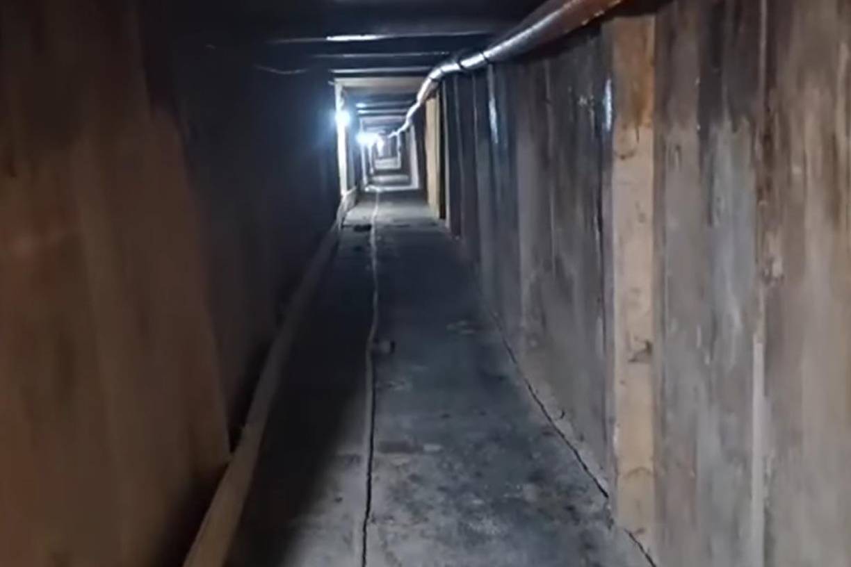 El túnel termina casi en la puerta del banco Macro de la ciudad bonaerense de San Isidro.