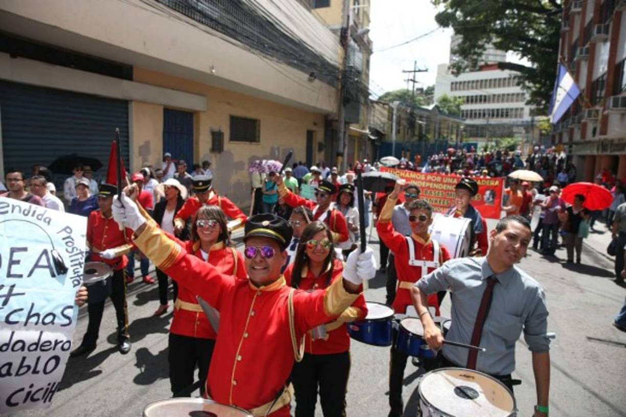 La banda que llevó Libre en su desfile.