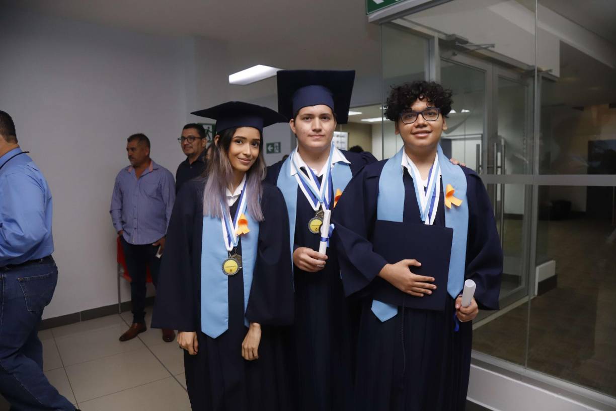 Dayana Espinoza, André Del Cid y Samuel Salgado