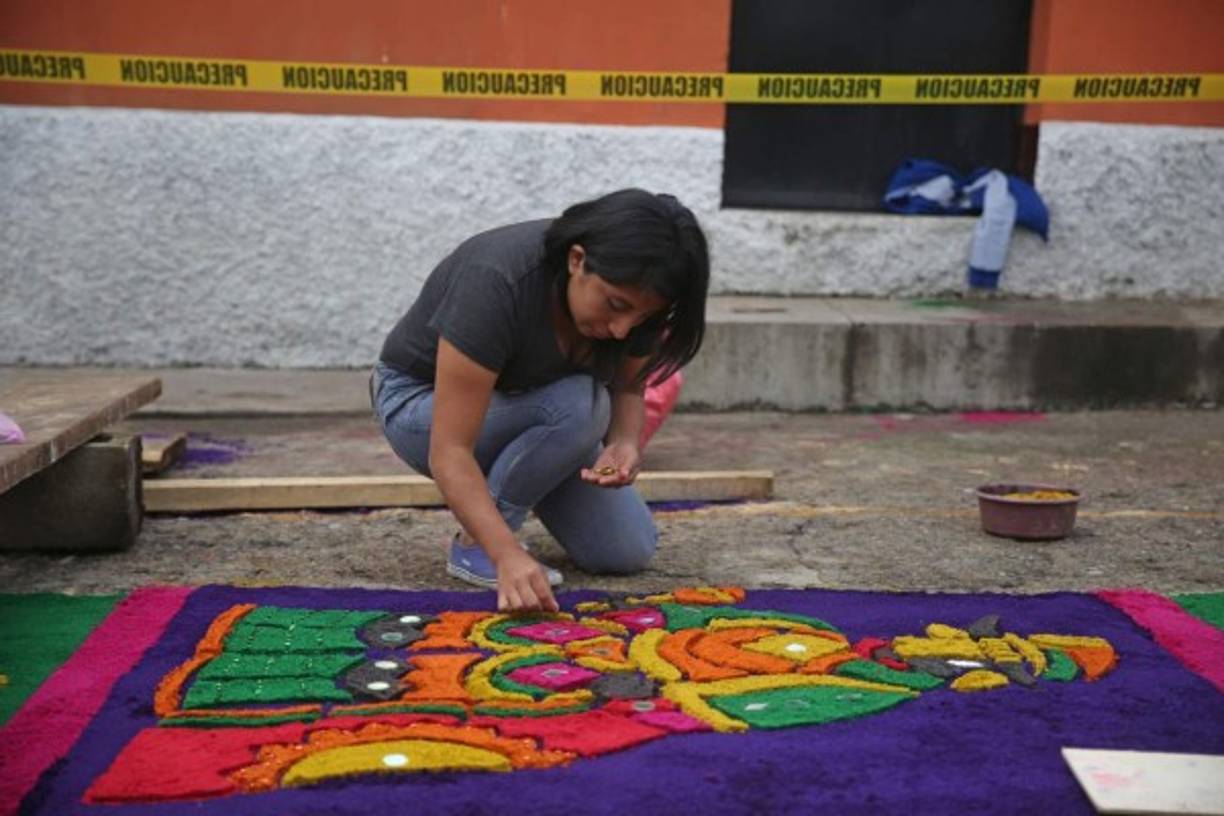 La tradición oral de Patzún asegura que este rito se realiza desde hace 500 años, cuando en una montaña cercana encontraron el cuerpo de Cristo, al que le realizaron una danza similar para poder llevarlo al pueblo.<br/>