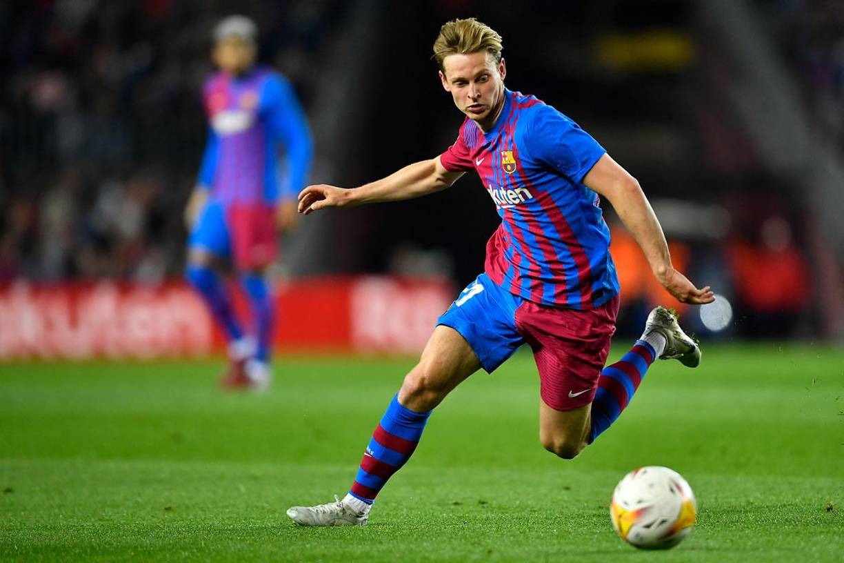 El ‘Daily Mail’ publica que el Manchester City está valorando el fichaje de Frenkie de Jong (F.C. Barcelona) para que refuerce al equipo de Pep Guardiola la próxima temporada. Pep Guardiola ya intentó el fichaje de Frenkie de Jong cuando estaba en el Ajax, pero el centrocampista neerlandés se decantó por la oferta del Barça.