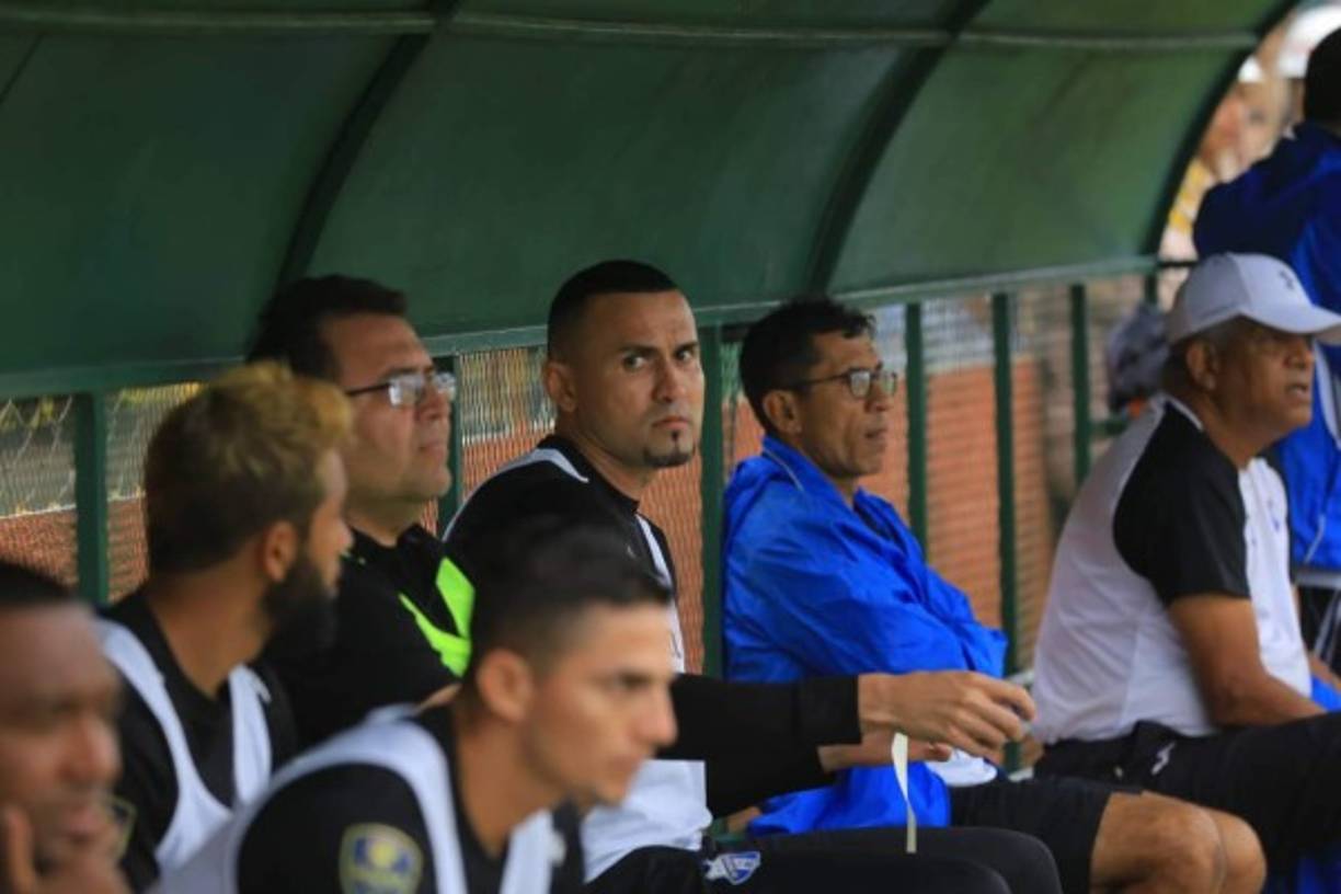 Jorge Zaldívar, que volvió al Honduras Progreso, estuvo en el banco de suplentes, pero no pudo debutar contra el Marathón.