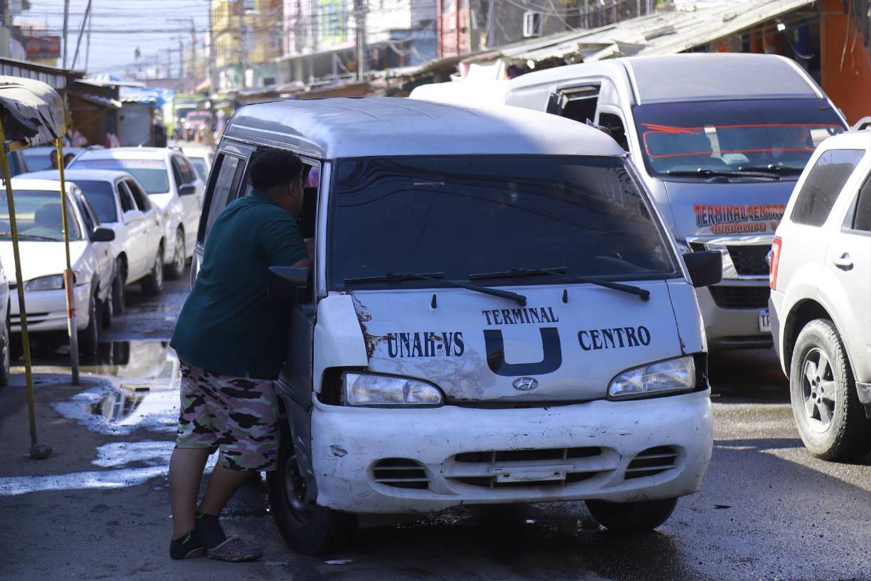 Según estimaciones, más de 350 mil personas hacen uso del transporte público en San Pedro Sula.