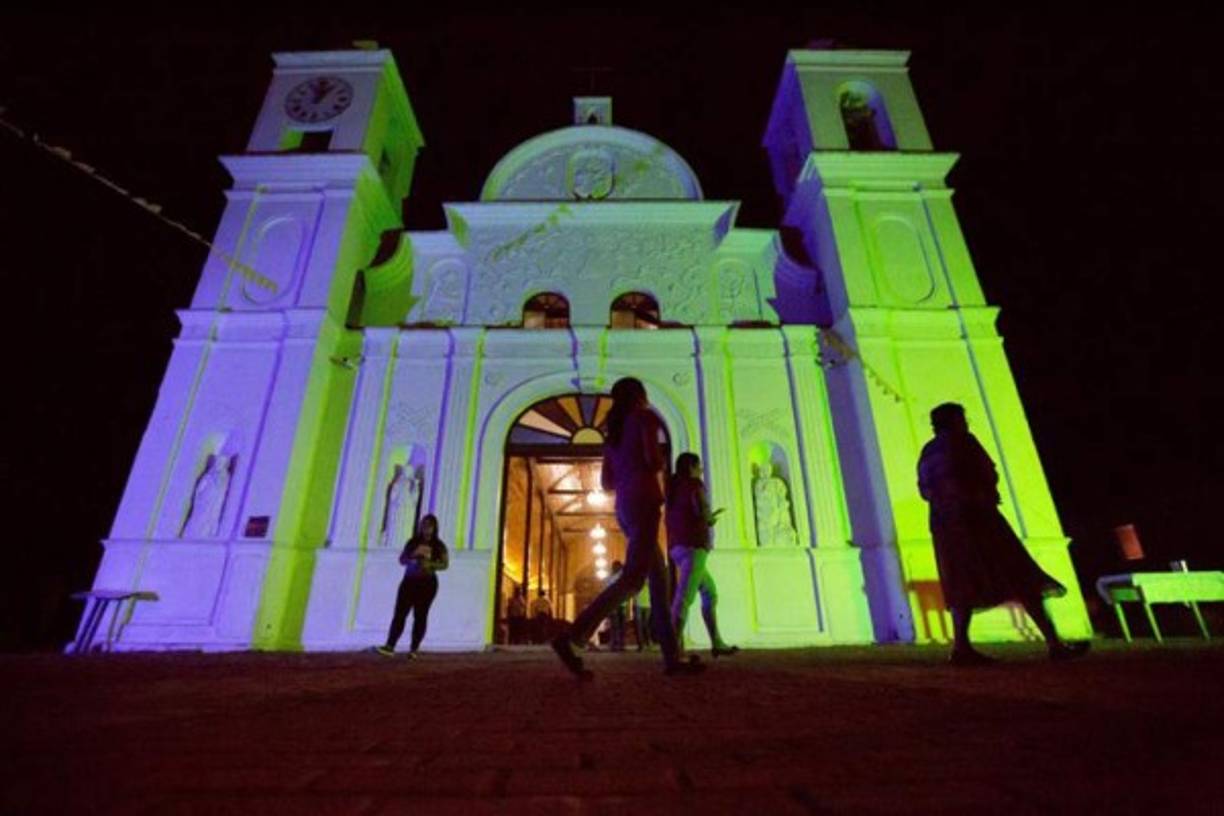 La iglesia de La Merced en la ciudad de Gracias, en el municipio de Lempira, en el occidente de Honduras. <br/><br/>Las hermosas iglesias coloniales que conservan cinco comunidades del departamento de Lempira, en el occidente de Honduras, están recobrando todo su esplendor con un proyecto de restauración emprendido por la Agencia Española de Cooperación Internacional para el Desarrollo (AECID). EFE/Gustavo Amador