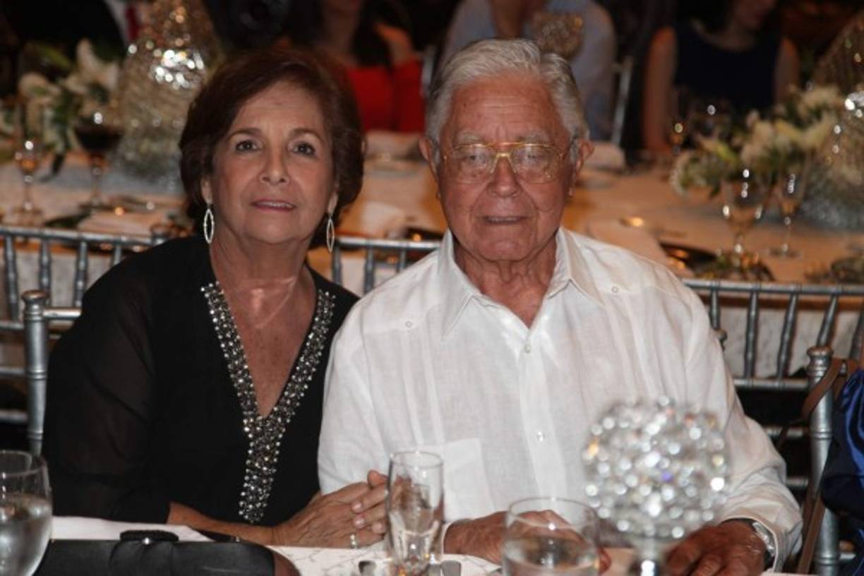 Periza Zaninovich y Carlos Egas.