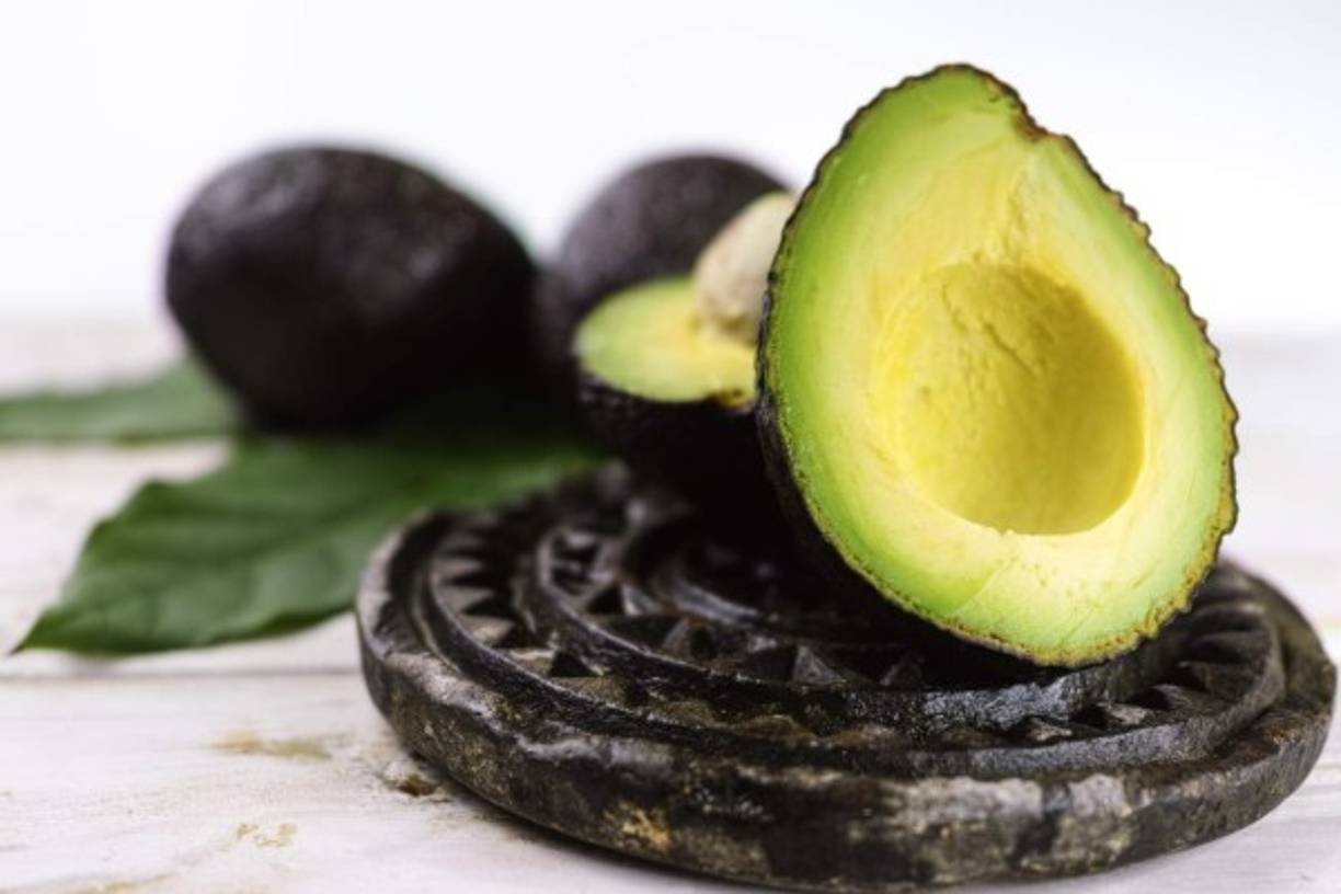 1. Apto para dietas. Este alimento hace que su cuerpo utilice los ácidos grasos como energía de combustión lenta, en lugar de almacenarlos como grasa corporal. Aporta una sensación de saciedad consiguiendo reducir el hambre.