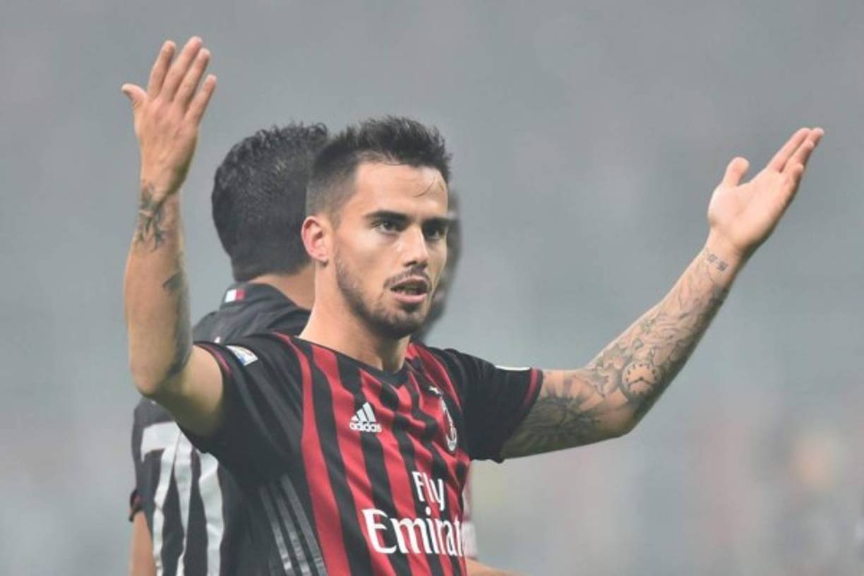 Suso: El delantero español ha señalado que no se mueve del AC Milan ante los rumores que lo colocaban fuera.
