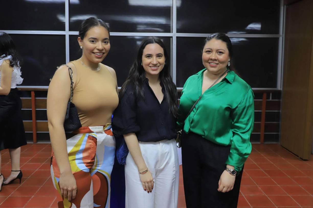 Ameno cóctel para celebrar 70 aniversario de la EIS