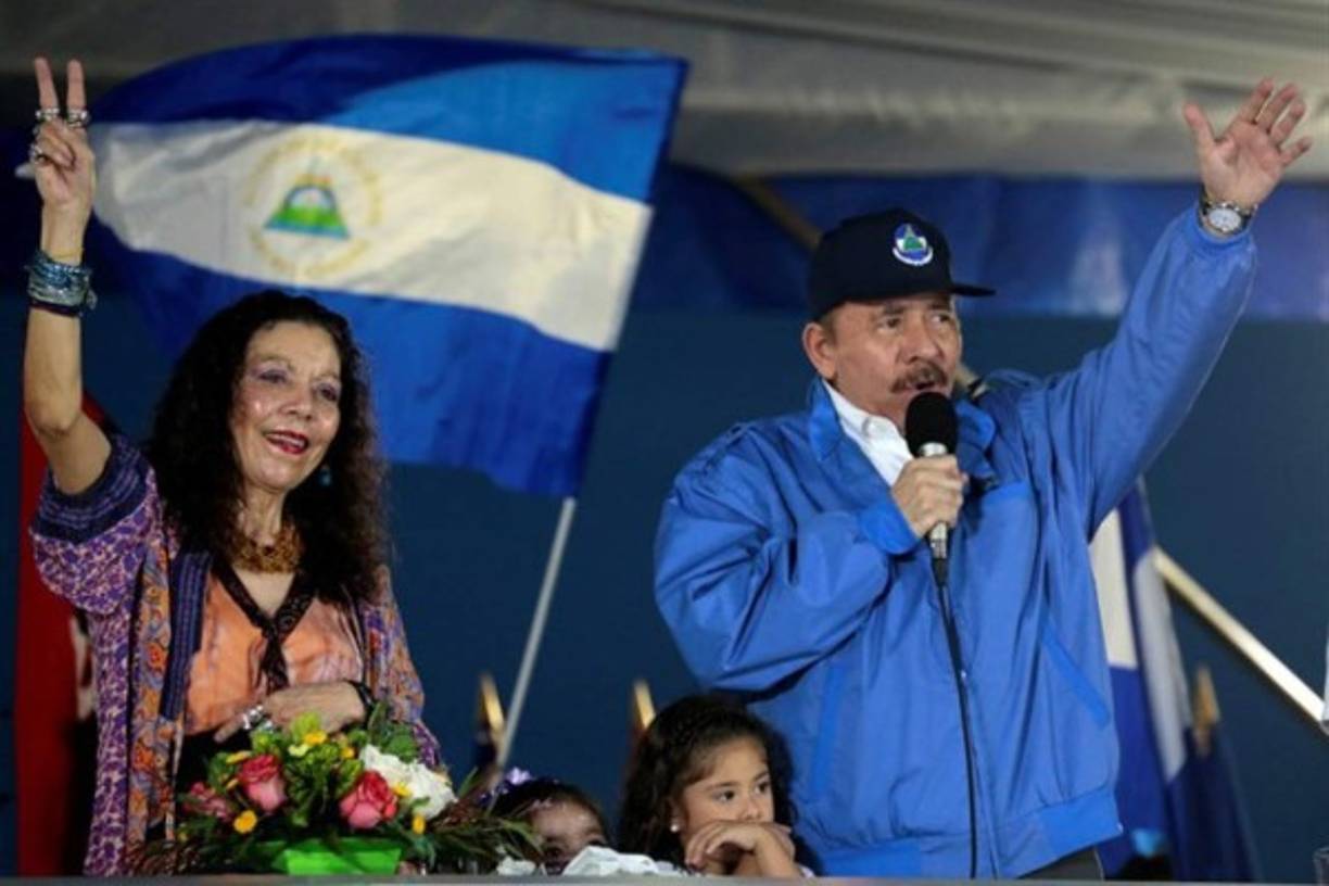 Conoció al actual Presidente de Nicaragua, Daniel Ortega Saavedra durante su exilio en Costa Rica y desde entonces es su pareja.