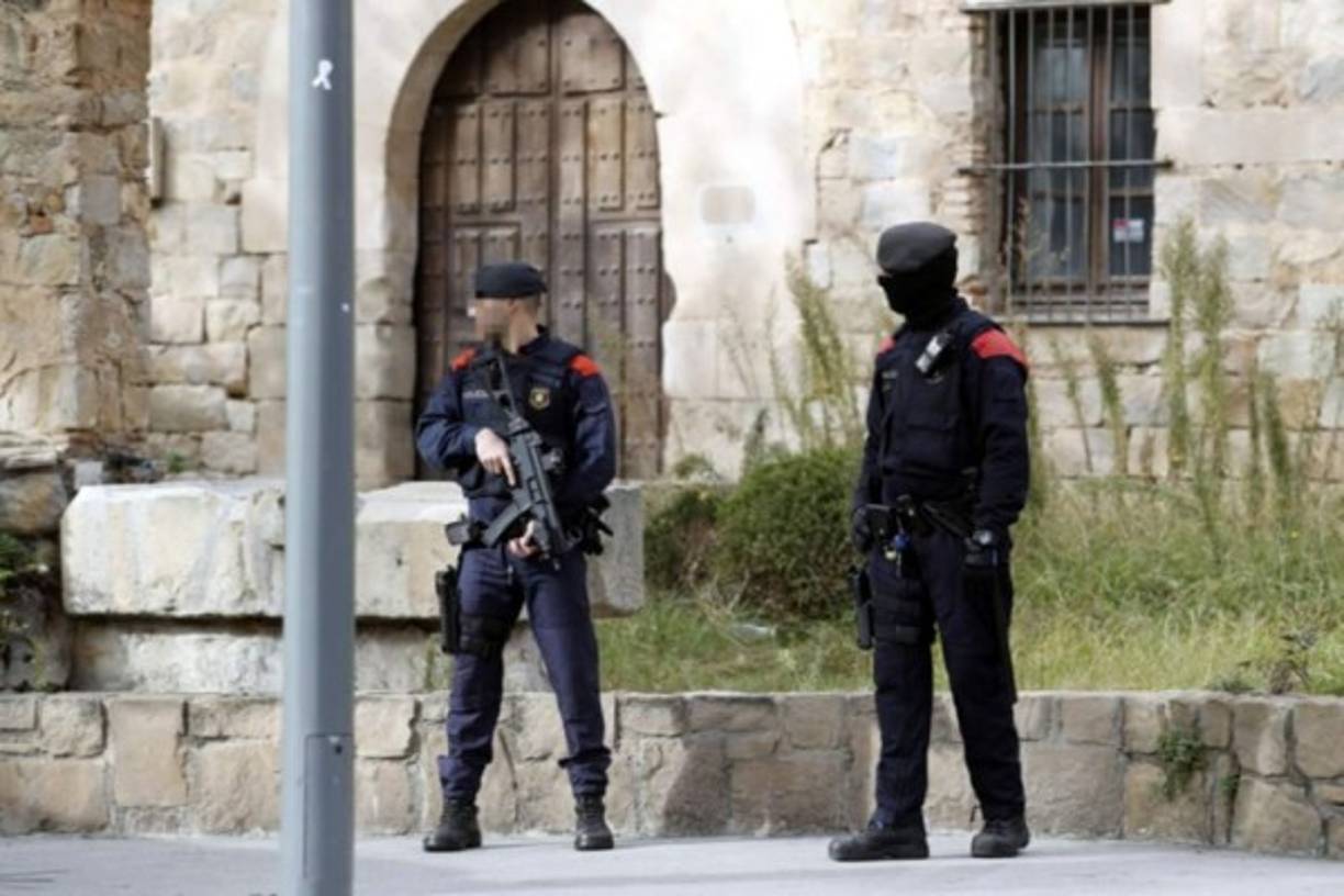 Los elementos de seguridad están bien armados ante cualquier amenaza.