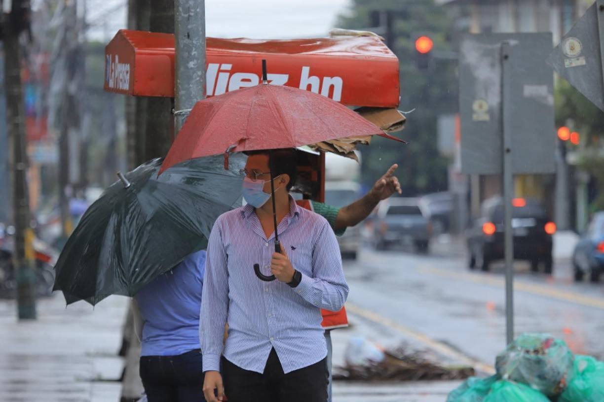Además de las precipitaciones, se registrará fuerte actividad eléctrica, por lo que Copeco pide a la población no exponerse al aire libre en medio de las lluvias. 