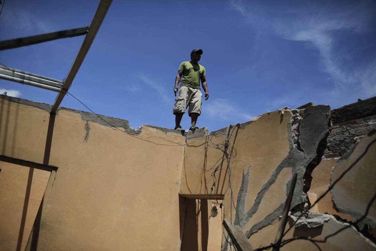 Grupos de militares obligaban a vecinos de la colonia Guillén, noreste de la ciudad, a que desalojaran.