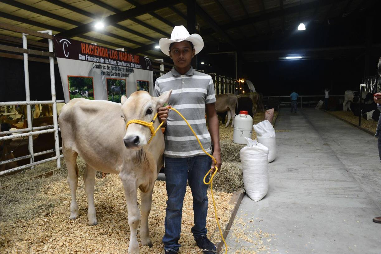 Detalló que tendrán un rodeo infantil, concurso de lazo de vuelco y maneo, jaripeo y grupos musicales, entre otras actividades.