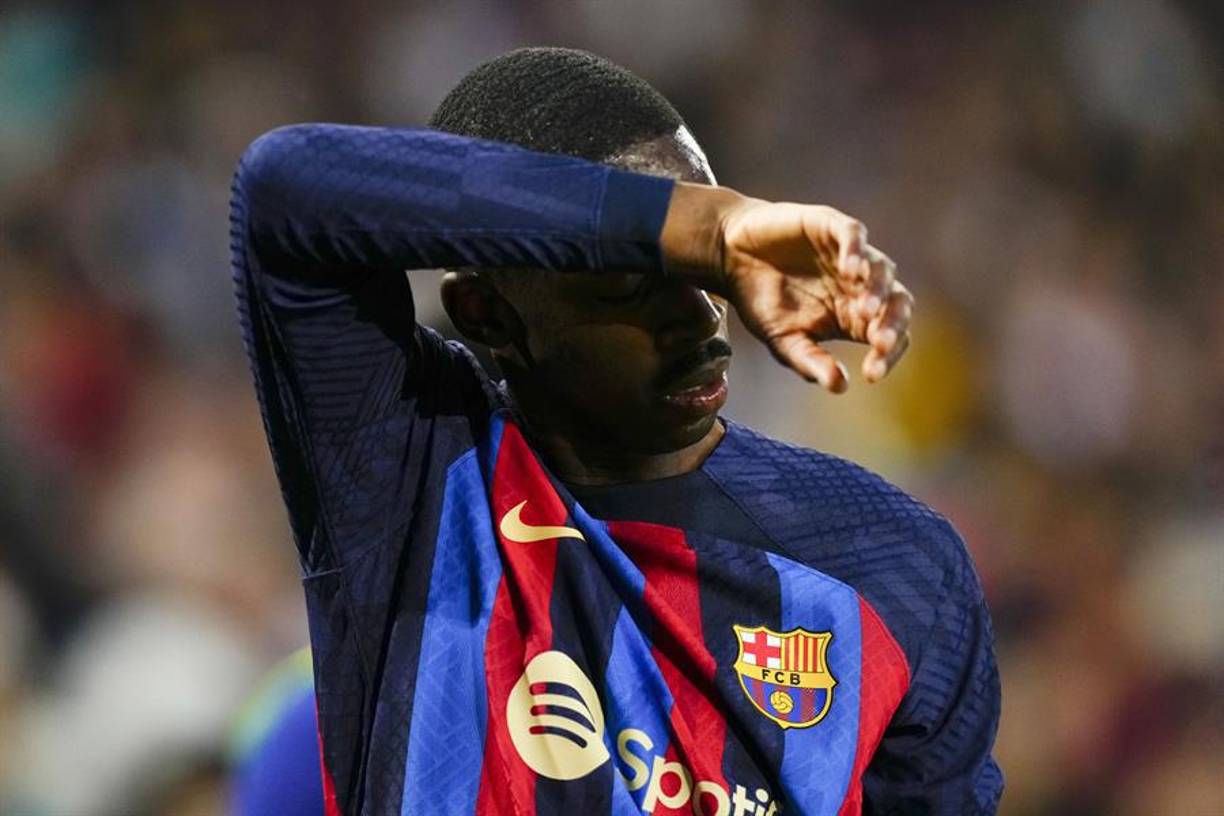 Sin embargo, el París Saint-Germain quería a Ousmane Dembélé para empezar la Ligue 1 y “amenaza” con no fichar si en 24 horas el FC Barcelona no lo transfiere.