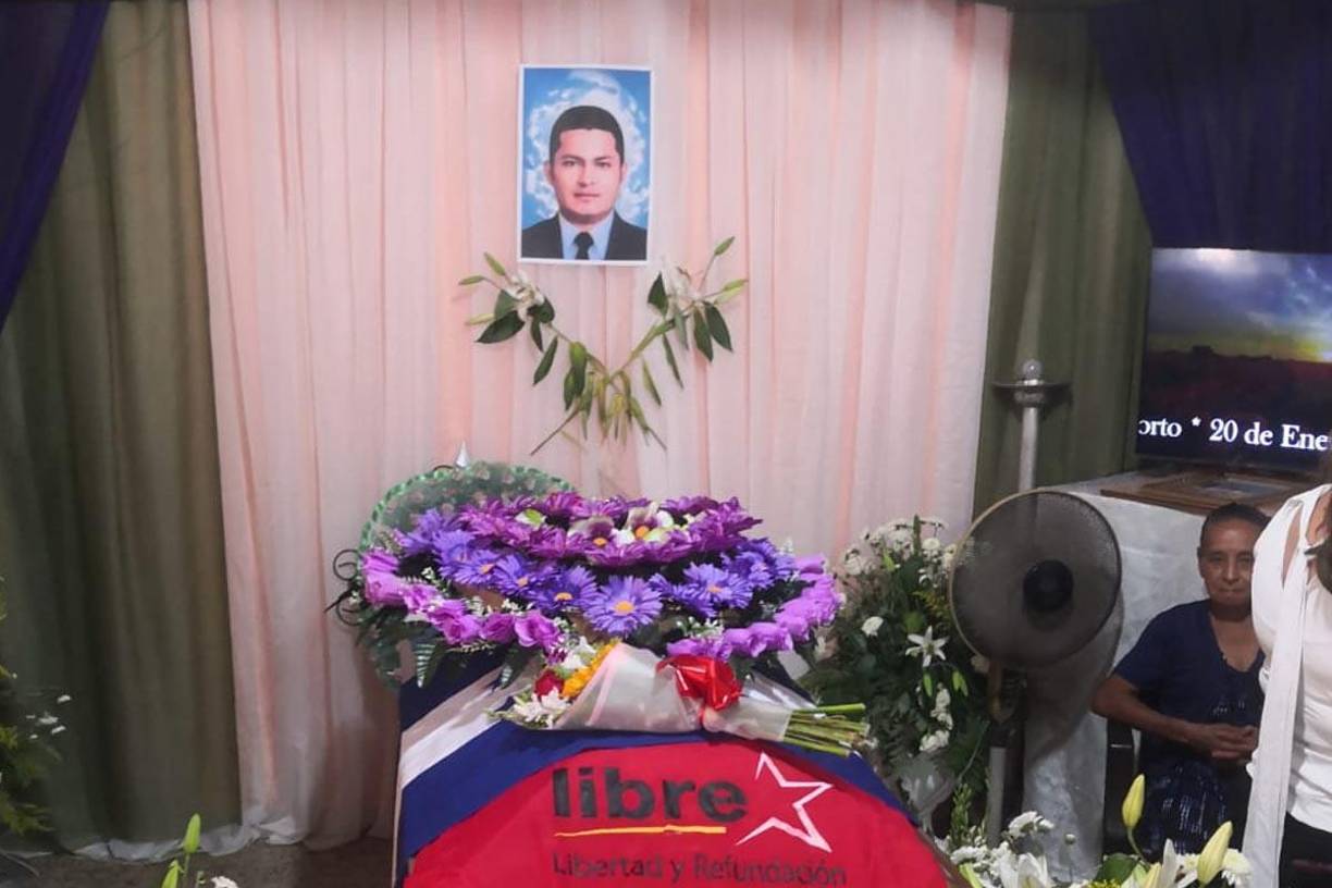 El maestro hondureño Nahúm Díaz Sorto fue repatriado este jueves después de ser asesinado el 4 de octubre de 2023 en un apartamento en Houston, Texas, Estados Unidos.