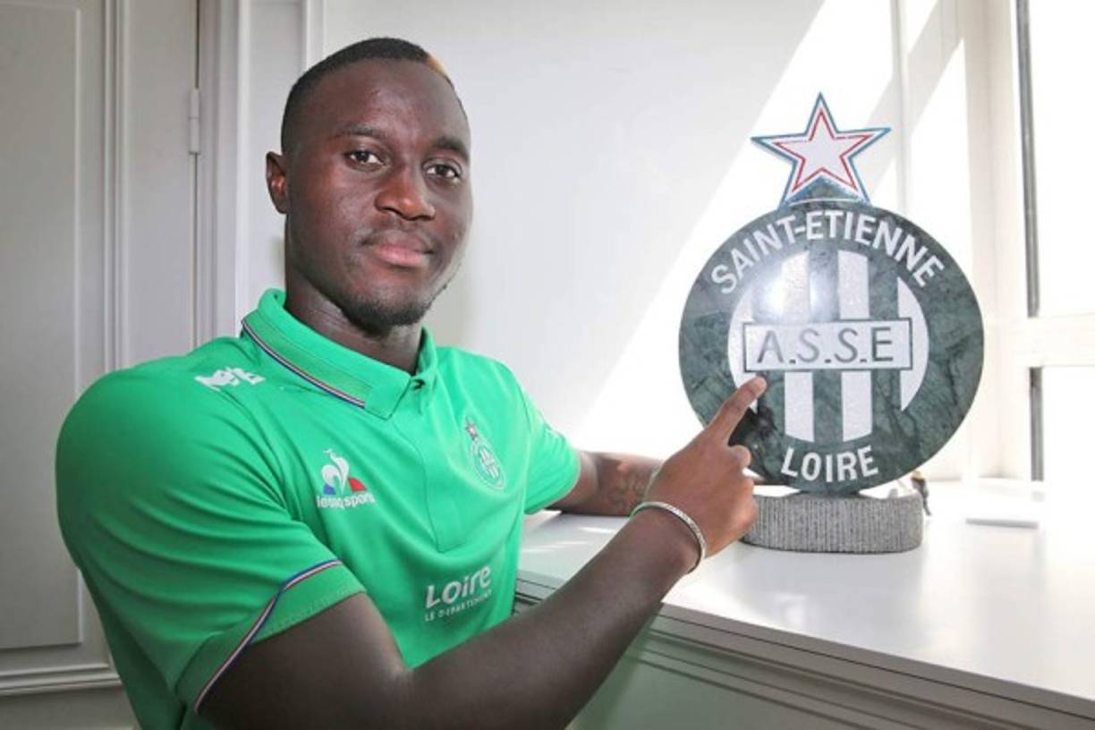 ¡¡Más del Saint-Etienne!! Henri Saivet llega cedido a los verdes por una temporada. El centrocampista ofensivo de 25 años e internacional con Senegal es propiedad del Newcastle, equipo al que regresará al finalizar la temporada 2016-2017.