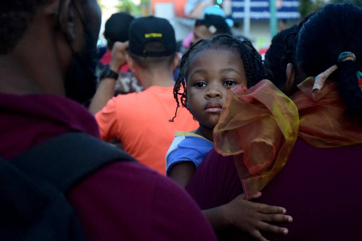 Señaló que el Gobierno mexicano ha actuado bajo presión y amenaza económica de Estados Unidos y por ello utiliza “engaños y trabas burocráticas” de la Comisión de Ayuda a Refugiados (Comar) junto con la corrupción, abusos y deportaciones arbitrarias del Instituto Nacional de Migración (INM).