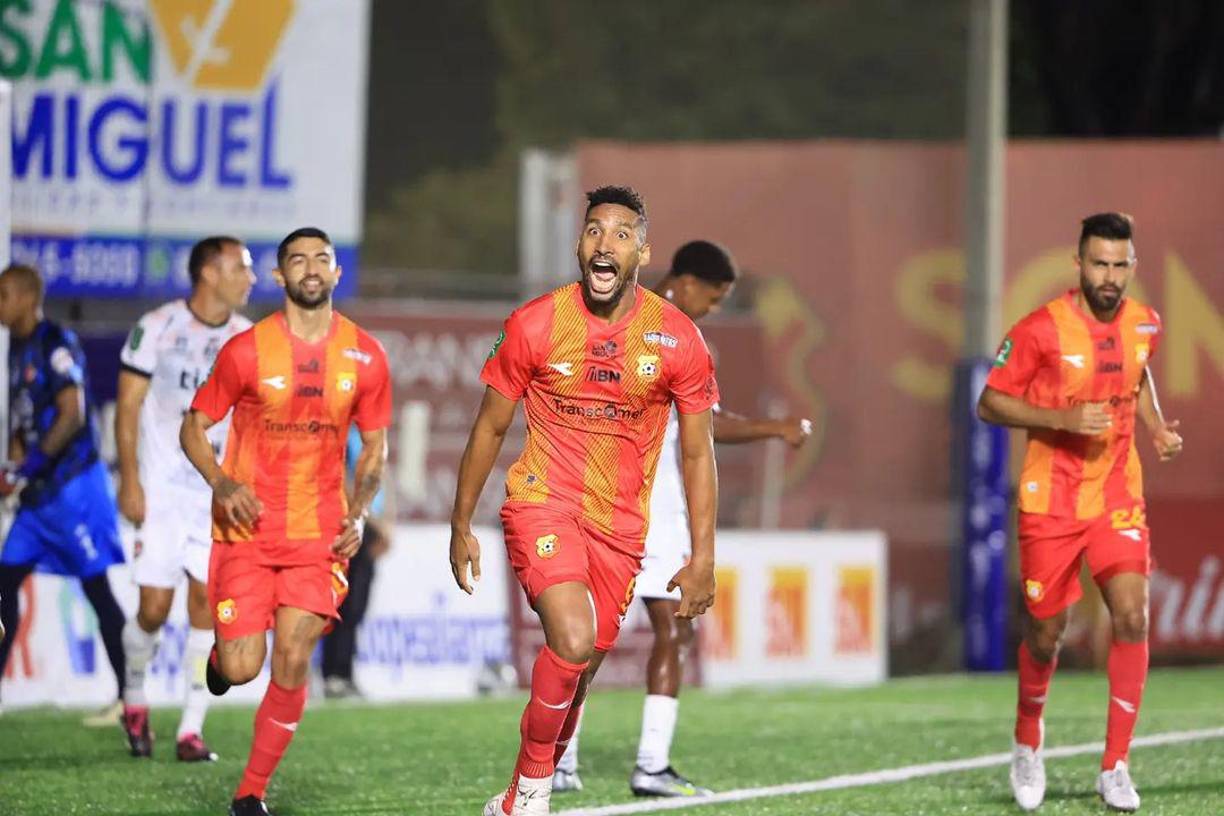 4) Herediano (Costa Rica): Los ticos han subido dos puestos con 1,136 puntos y subió puestos a nivel de todos los clubes de Concacaf en la posición 49°.