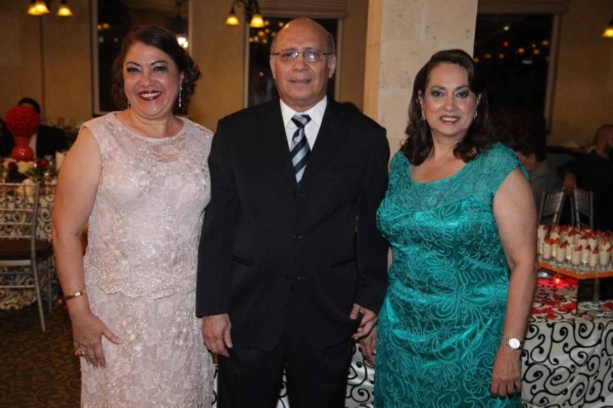 Odalma y Víctor Hernández y Sandra Lily Alvarado.